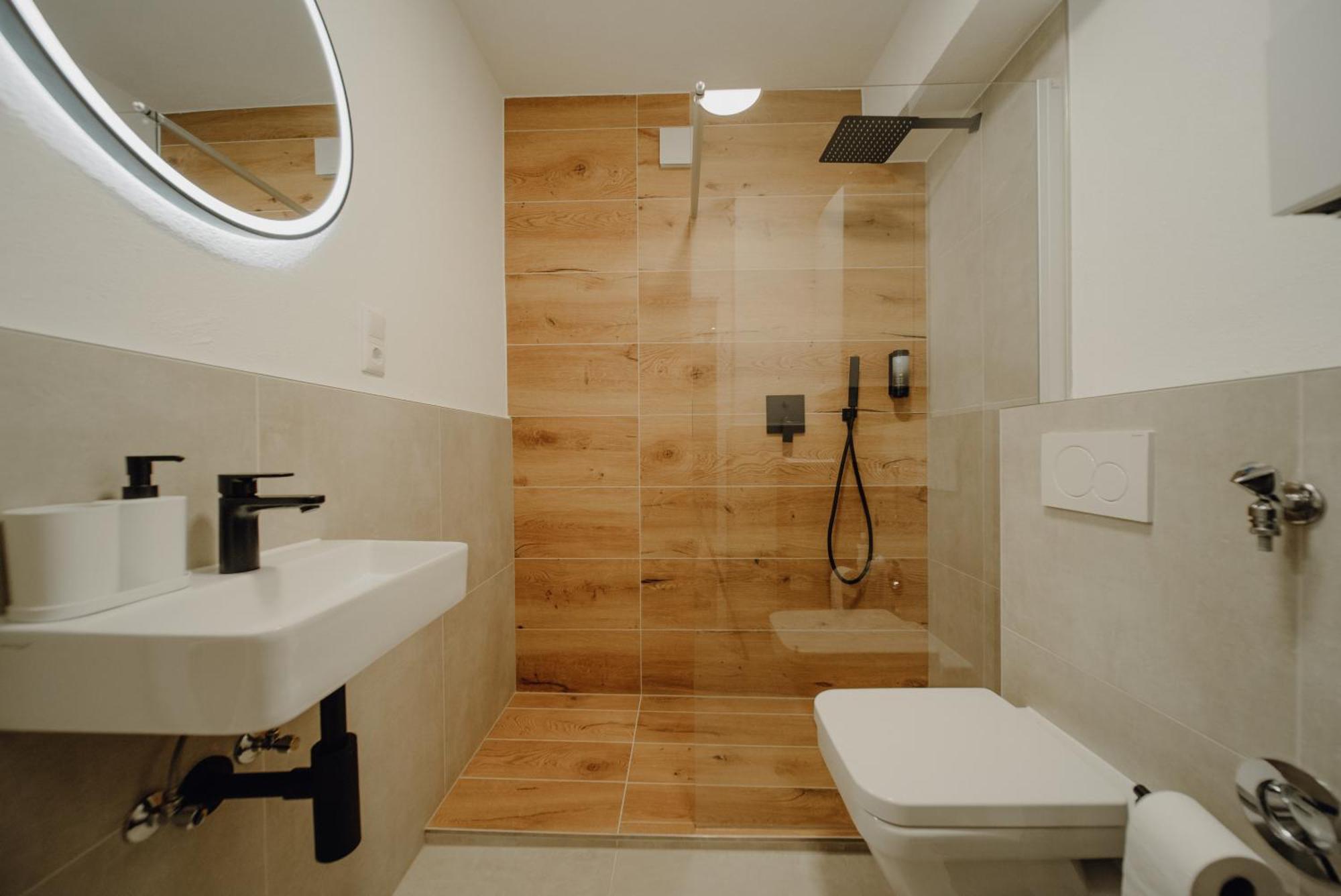 Coblenz Suites - Design Apartment City โคเบลนซ์ ภายนอก รูปภาพ